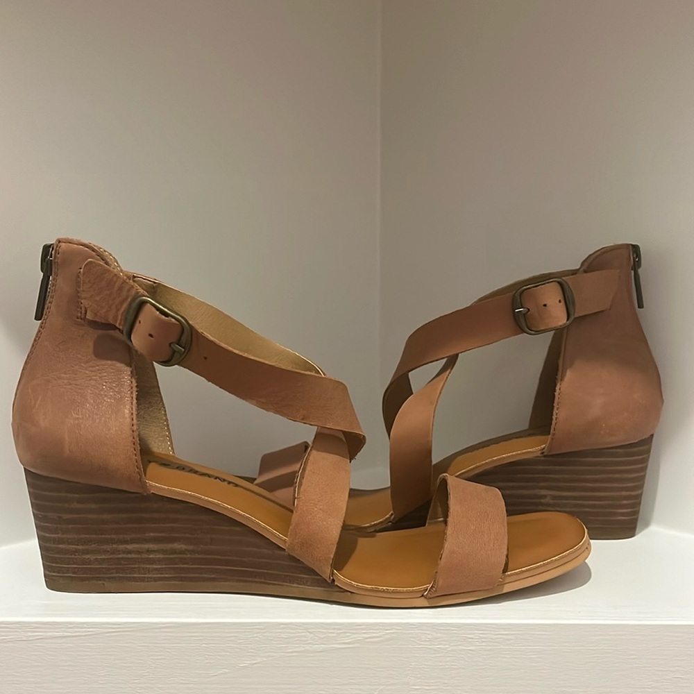Lucky Brand, leather wedge